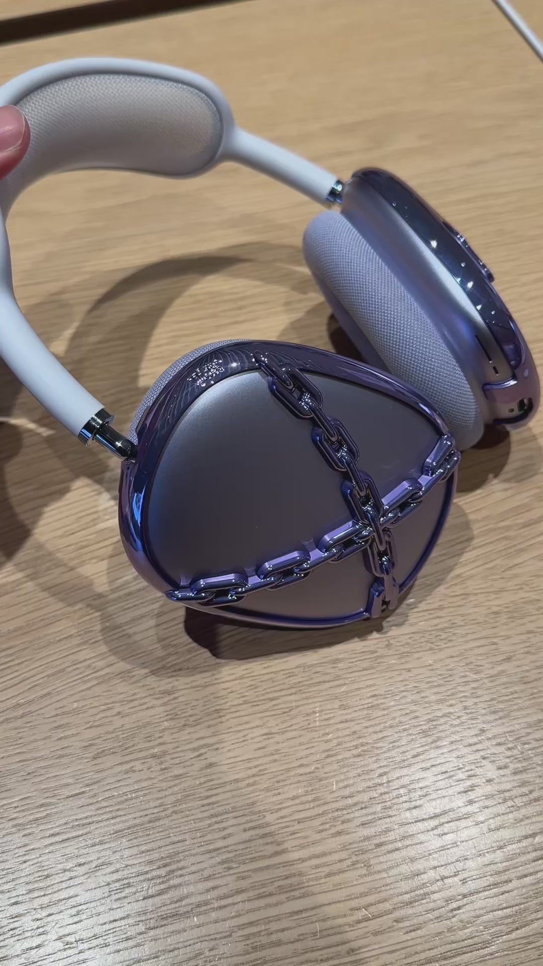 qlix AirPods Max チェーンフレーム ケース　カバー Chain Frames (Blue) – qlix